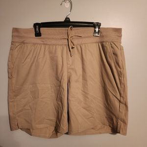 XL North Face tan shorts